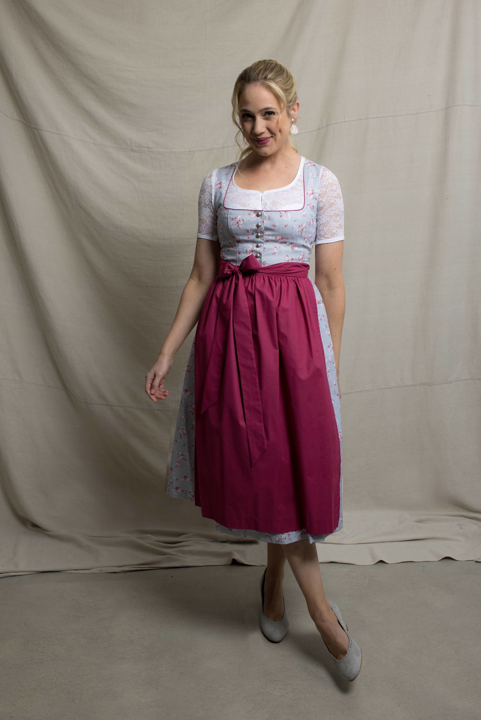 Dirndl rosa mit 2 Schürzen outlets